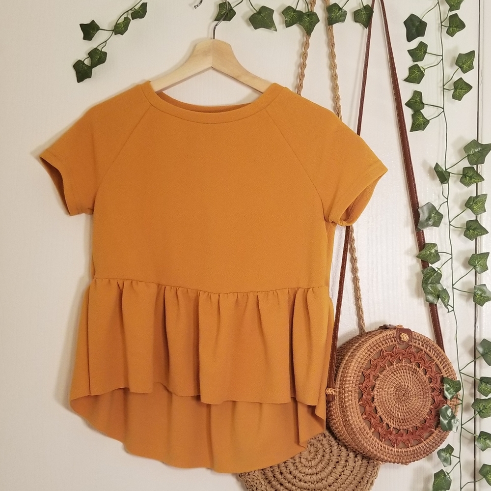 Mustard yellow short sleeve top